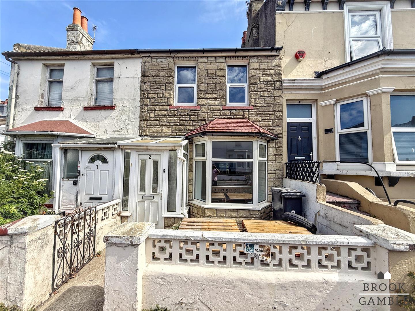 2 Bedroom House for Sale: £1,395. Beamsley Road in Eastbourne, East Sussex